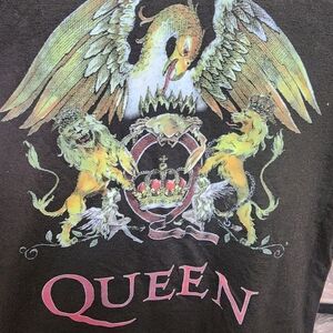 Queen Black Graphic Tee for Kids